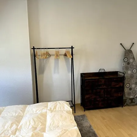 Nahe Bahnhof Und Dem Goitzschesee *