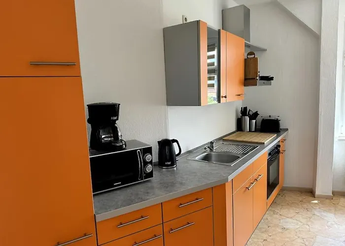 Nahe Bahnhof Und Dem Goitzschesee