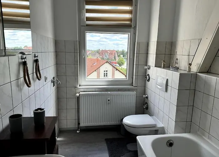 Nahe Bahnhof Und Dem Goitzschesee Apartament